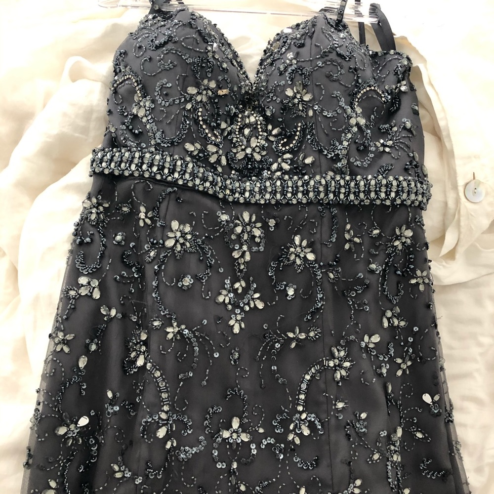 Grad dress - Picture 3 of 4